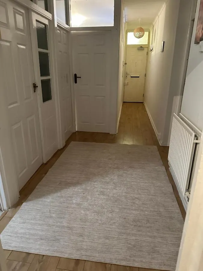 Spacious Private Room In The Heart Of Dalston, Hackney London Homestay